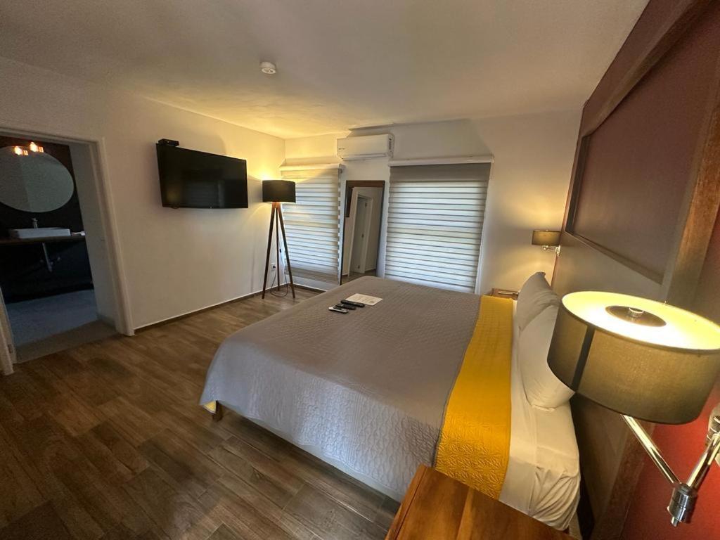 Hotel Boutique Abad Сапопан Екстер'єр фото